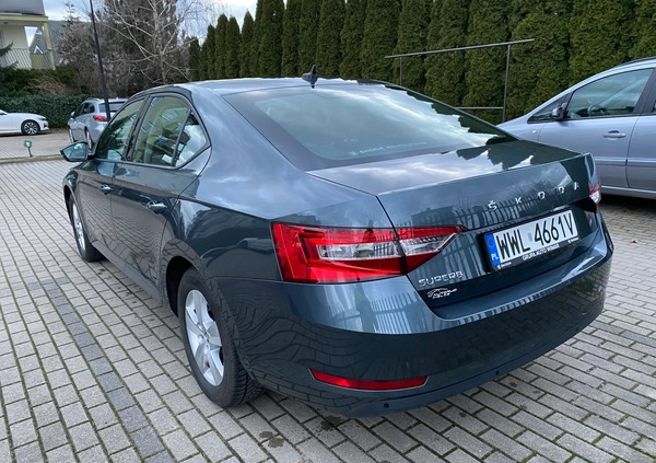 Skoda Superb cena 72900 przebieg: 208500, rok produkcji 2020 z Wołomin małe 154